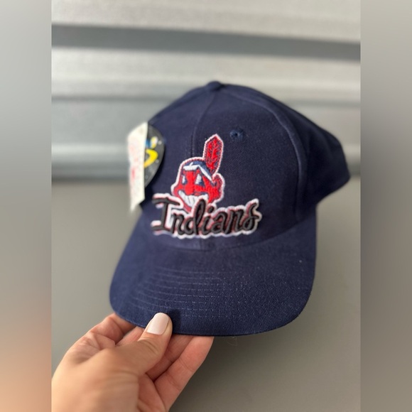 Vintage Cleveland Indians Chief Wahoo MLB Baseball SnapBack Cap NWT - Picture 2 of 11